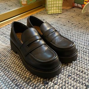 Vagabond platform loafers